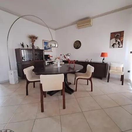 2 Giugno House Apartament *